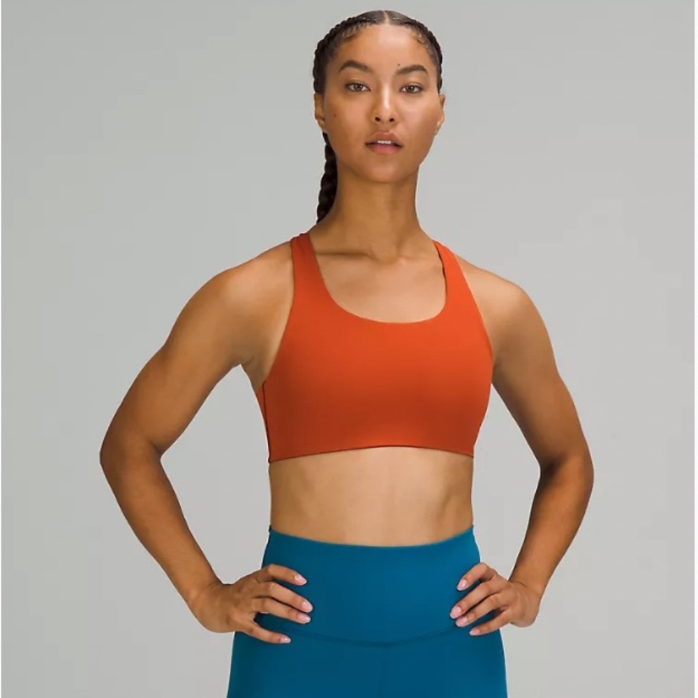 EUC lululemon Invigorate Bra size 8 with clasp